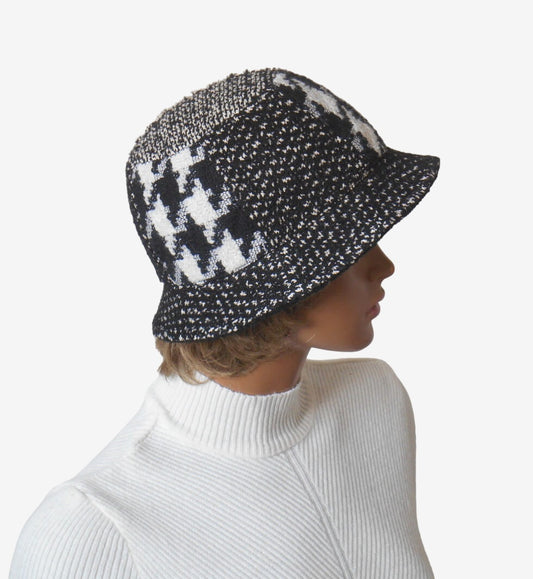 Winter black white checkered patchwork bucket hat with fringe