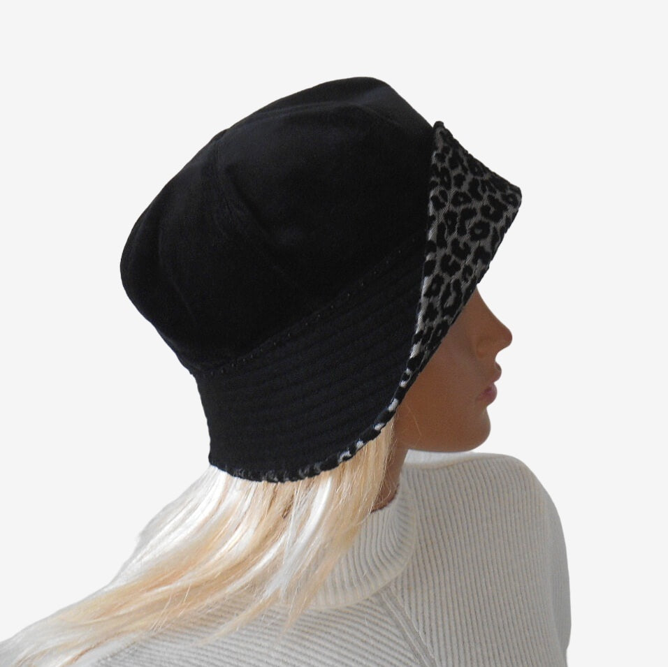 Black velour beret hat with leopard pattern brim