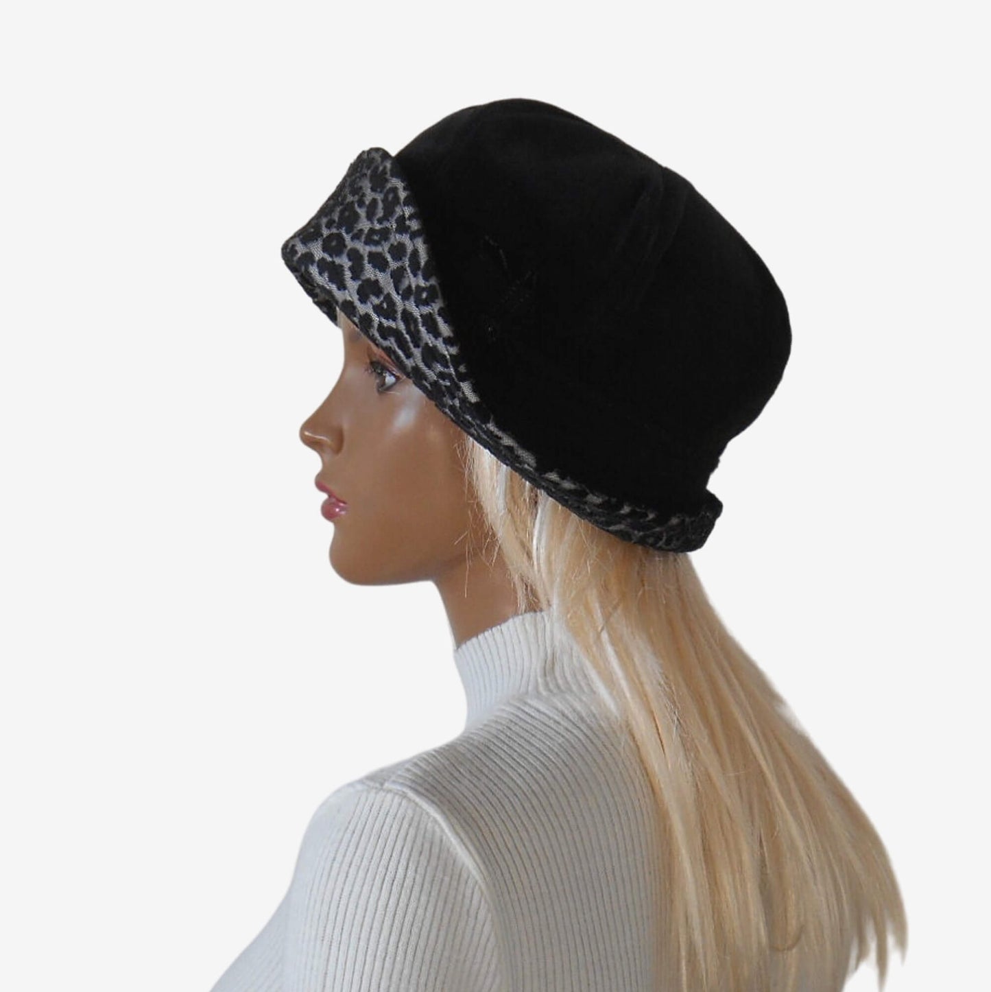 Black velour beret hat with leopard pattern brim
