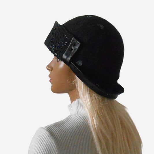 Black felted leather hat for women