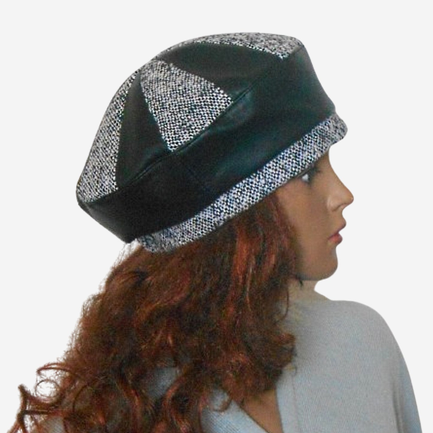 Handcrafted beret in black leather and grey tweed