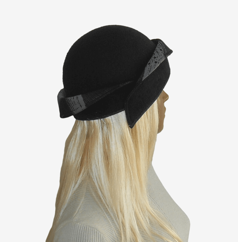 Women's dark gray felted hat