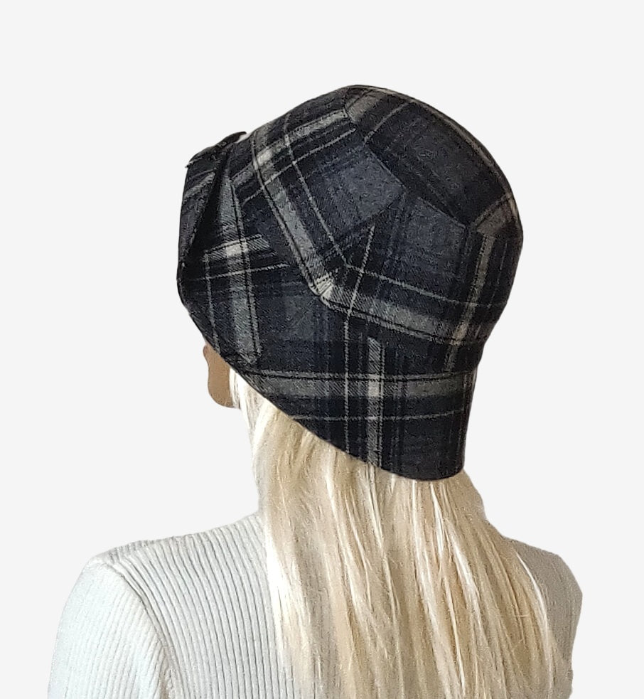 Women's checkered bucket hat