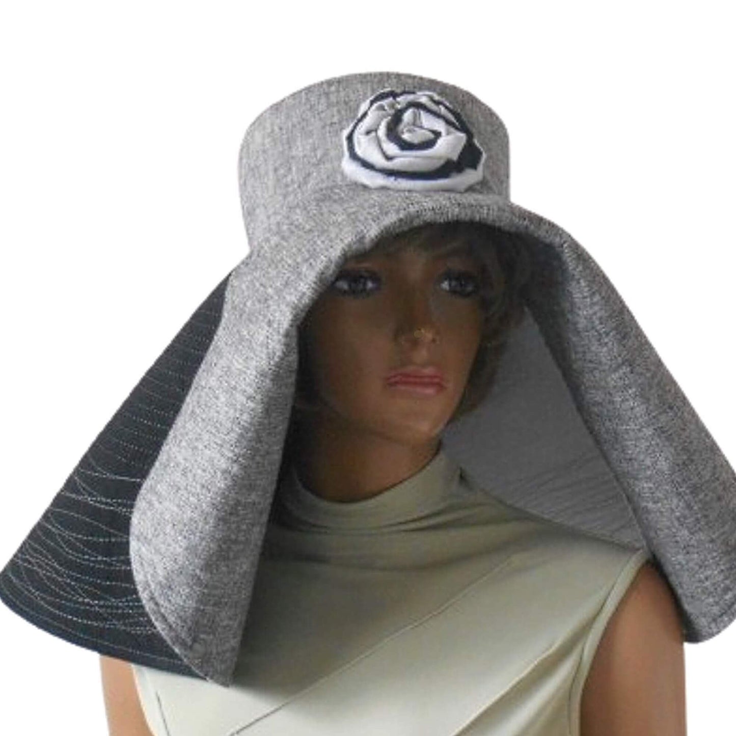 Gray beach hat with maxi brim