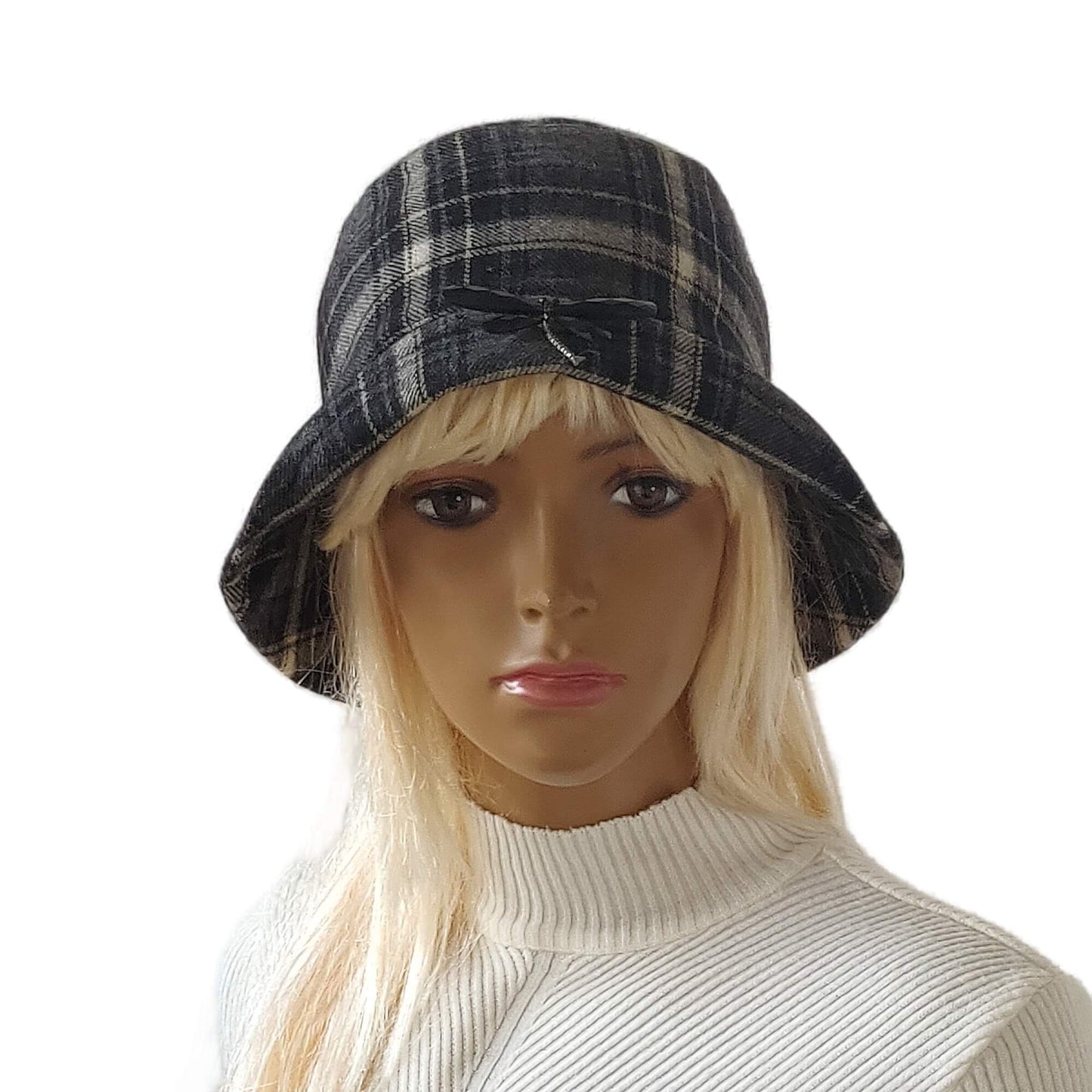 Women's checkered bucket hat