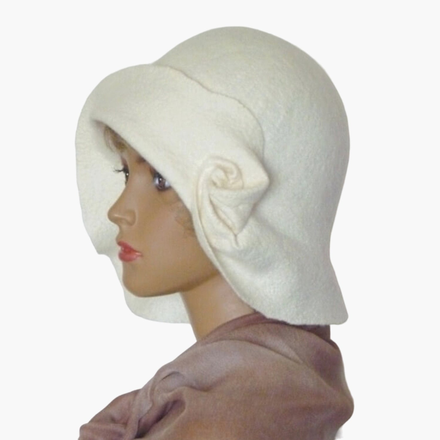 White felt merino wool hat with asymmetrical brim