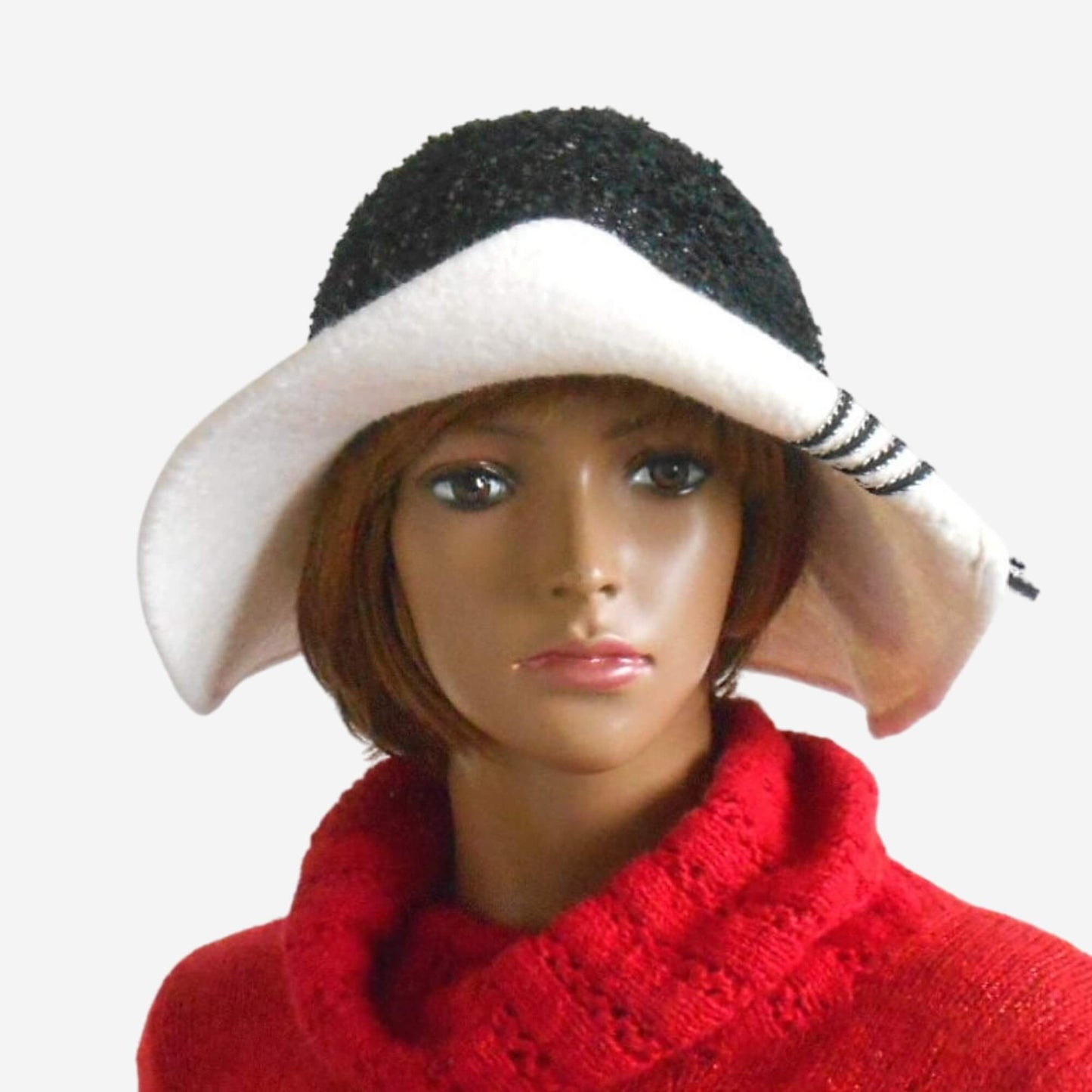 Black-white felted wide-brimmed hat