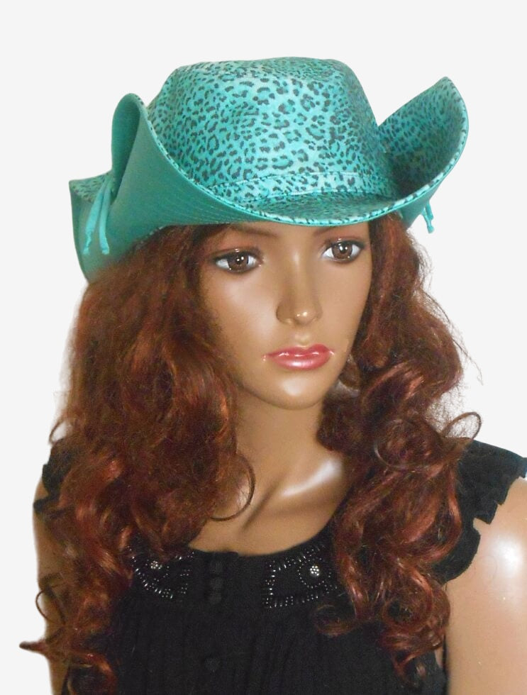 Women’s green summer cowboy hat with foldable brim, stylish summer headwear